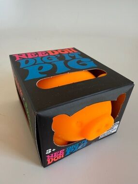 NeeDoh dig it pig! Orange